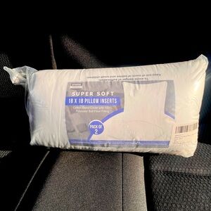 NEW Utopia Bedding Super Soft 18 x 18 Pillow Inserts, square, white pack of 2